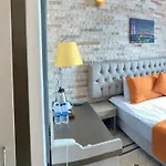 Alright Hotel 2*
